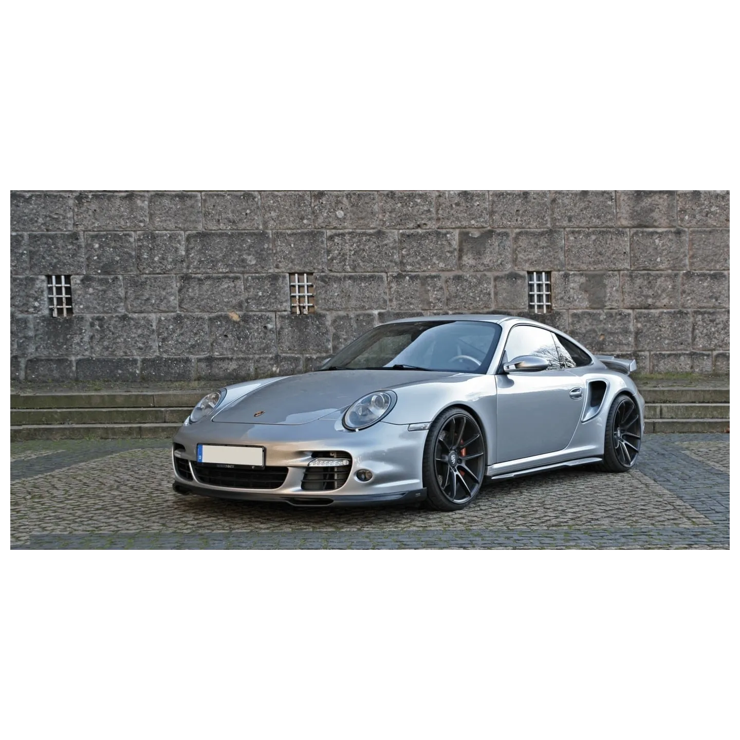 Porsche-911Turbo-997Turbo-Aerokit-Moshammer-frontspoiler-sideskirts-ram-air-scoops-3