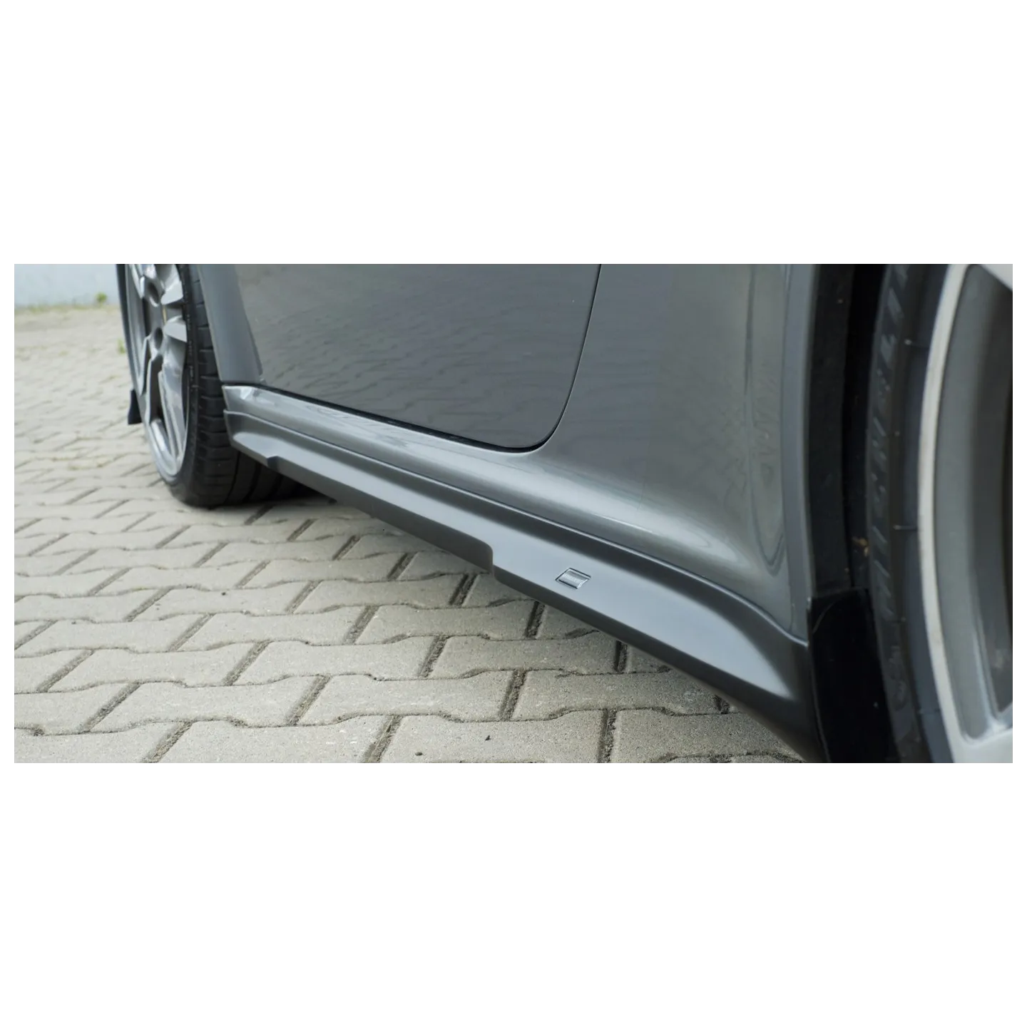997 Side skirts