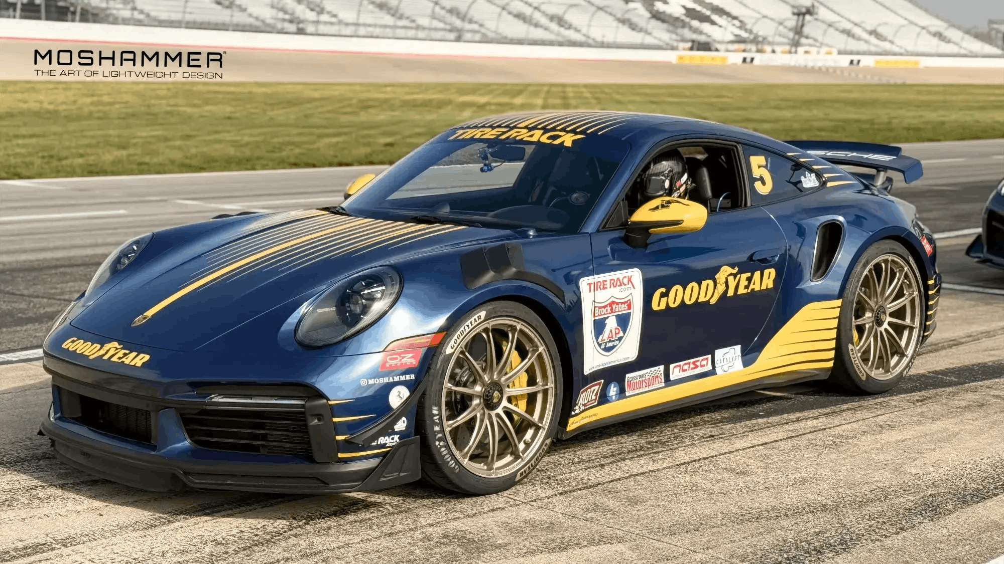 porsche-992-turbos-moshammer-one_-lap_-america-race_-track_-ezgif-com-webp-to-png-converter%20(1).png