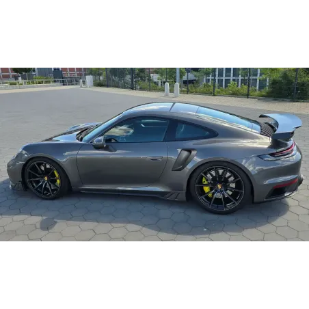 porsche.992.turbo_.side_.skirt_.attachment.painted.webp