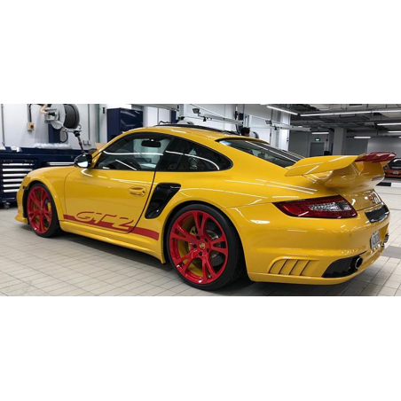 PORSCHE-997GT2-RAM-AIR-SCOOPS-MOSHAMMER-Kuwait-Porsche-Center.png