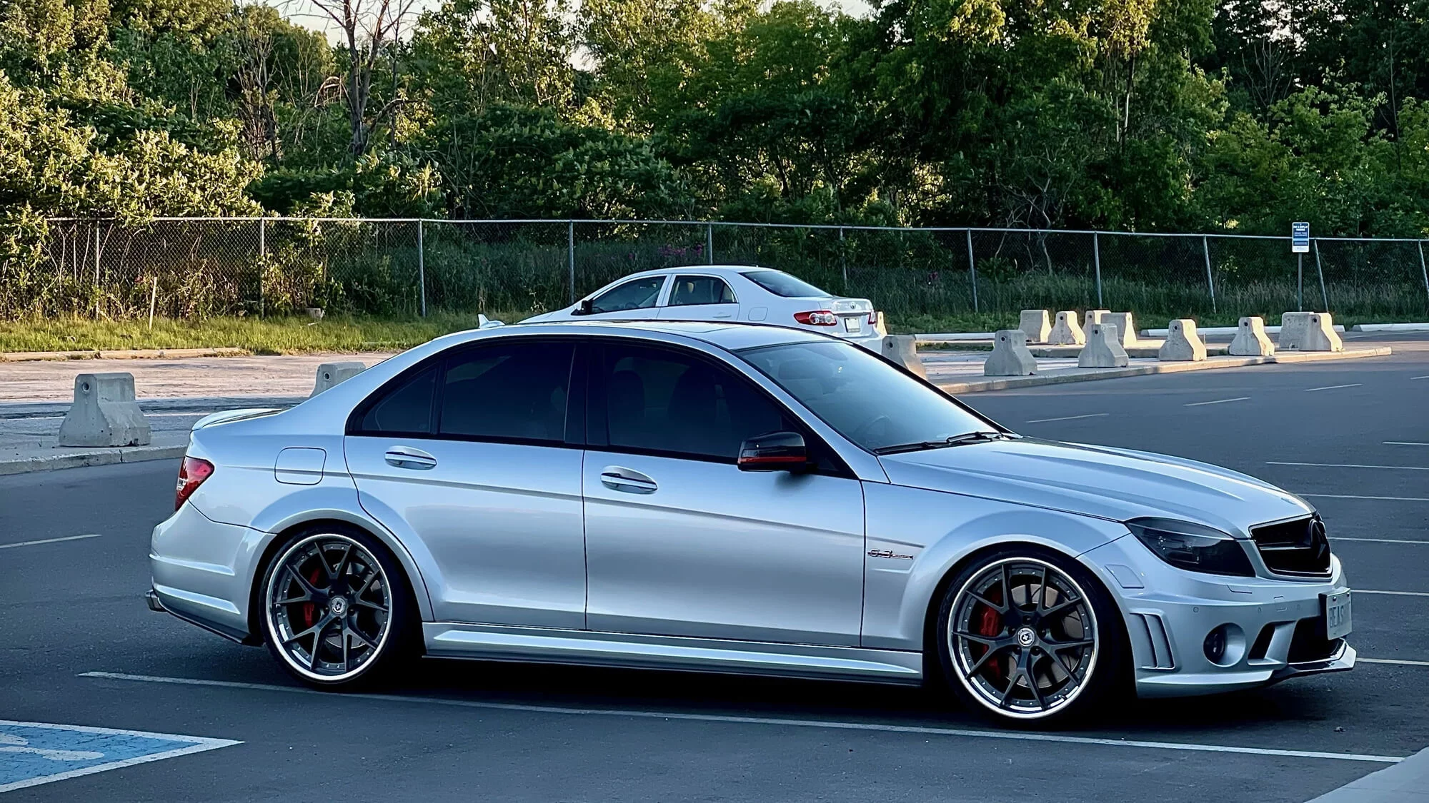 AMG_C63_204-Mercedes-Moshammer-fender_flares-wide_arches