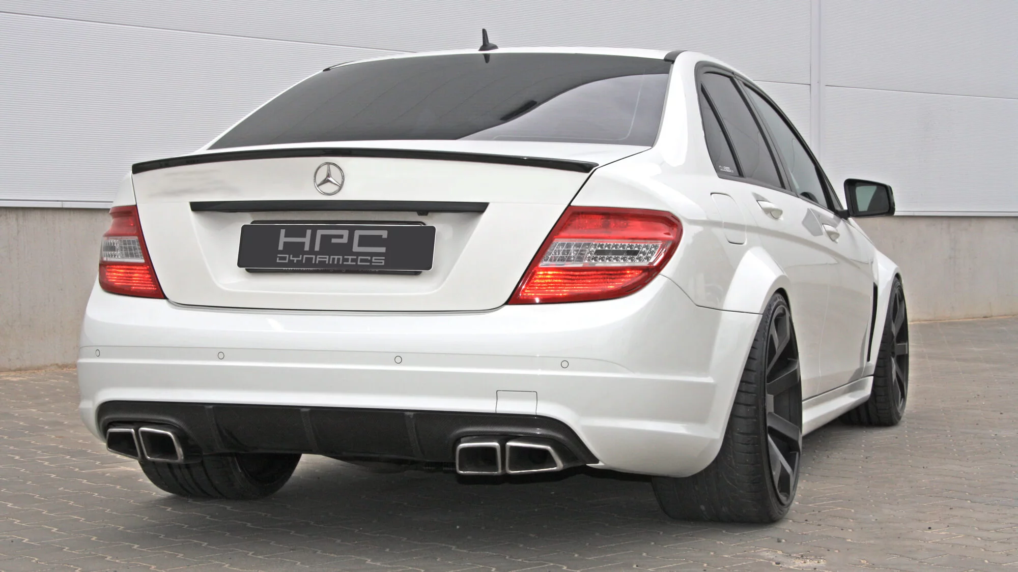 w204_mercedes-c63_amg-moshammer-wide_arches-fender_flares