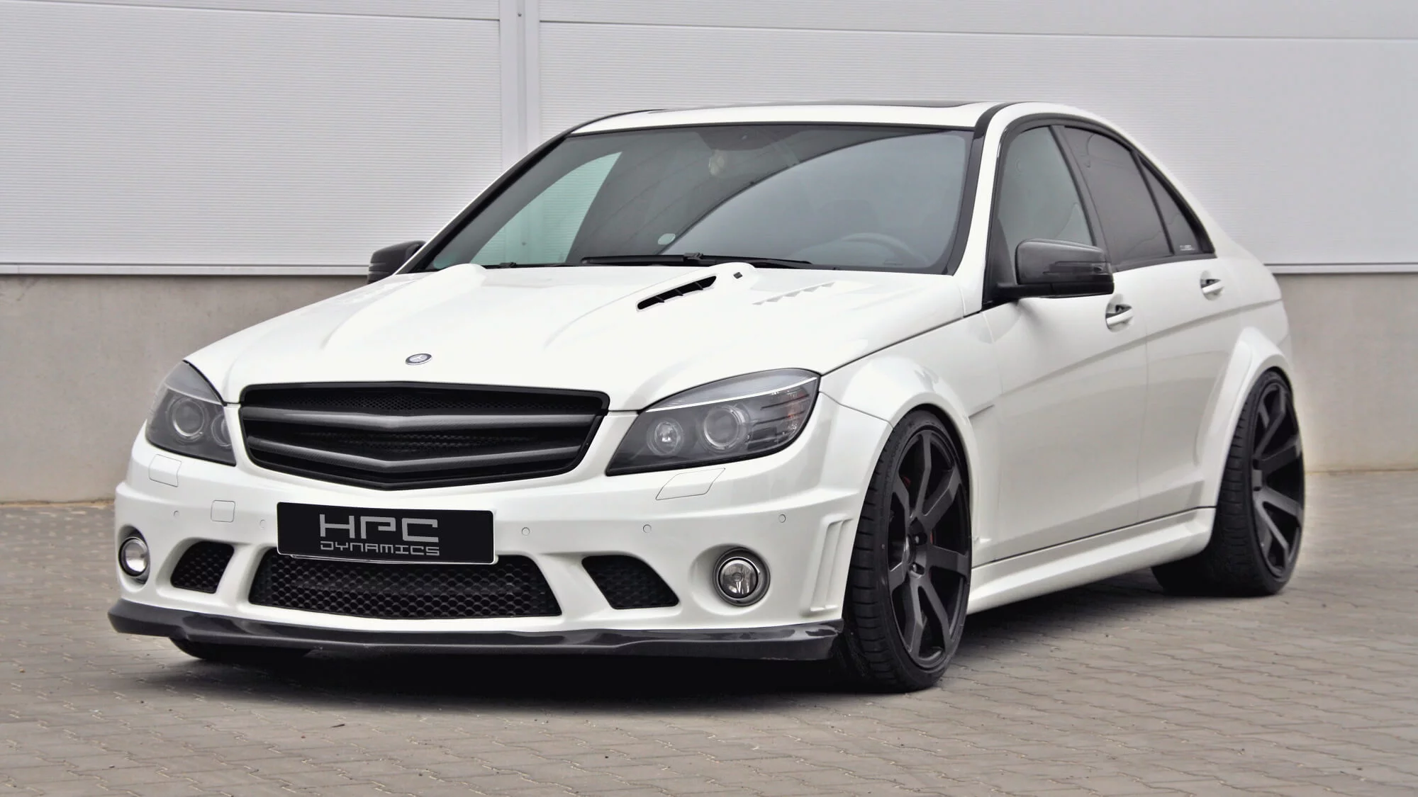 w204_mercedes-c63_moshammer-wide_arches-fender_flares