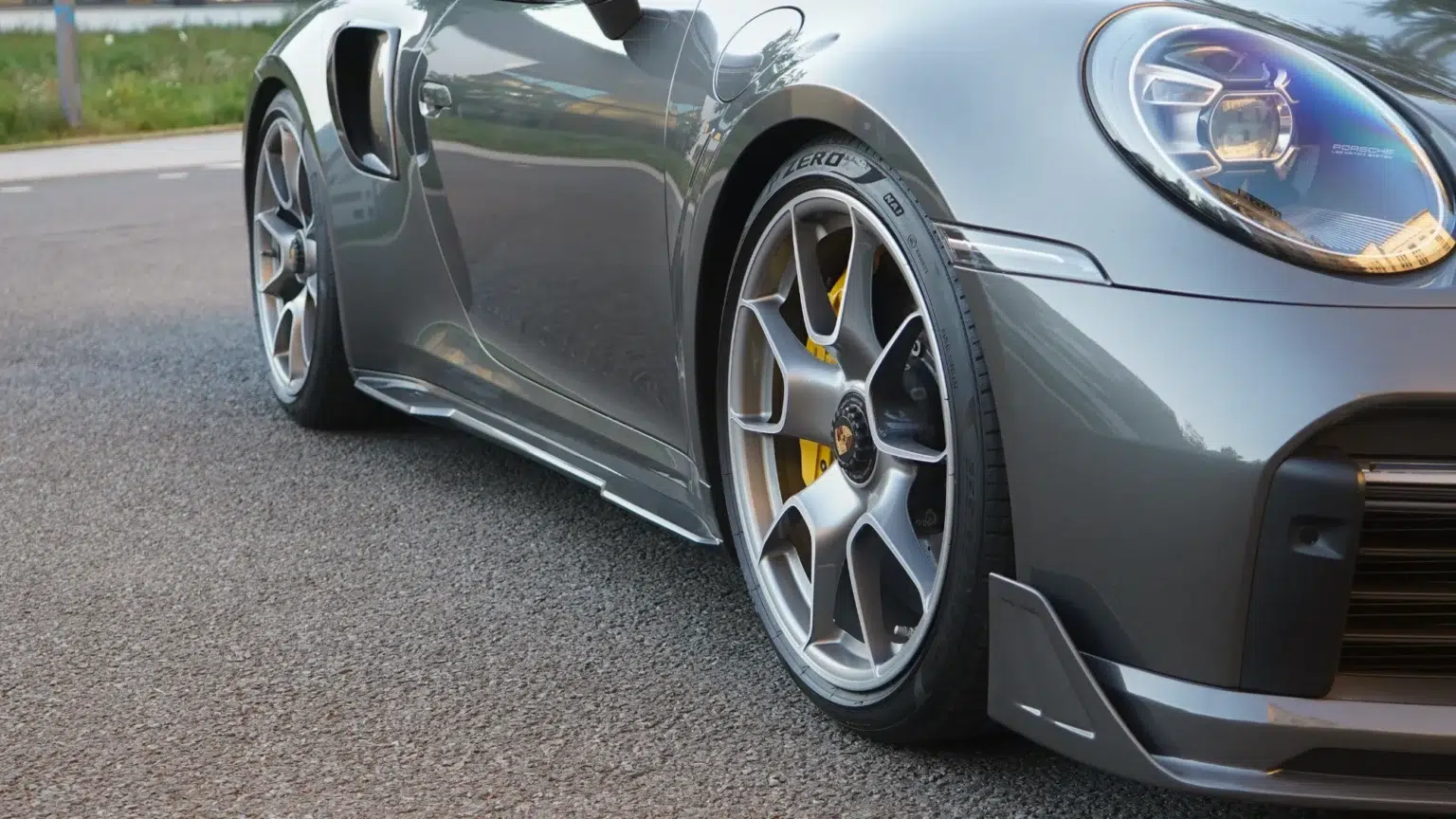 porsche 992 turbo s side skirts scoops