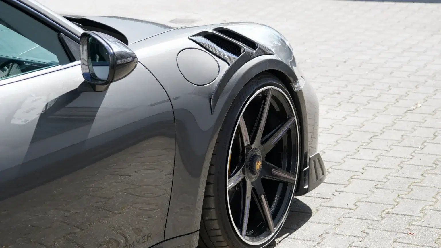 moshammer porsche 992 turbo s carbon fender louvers