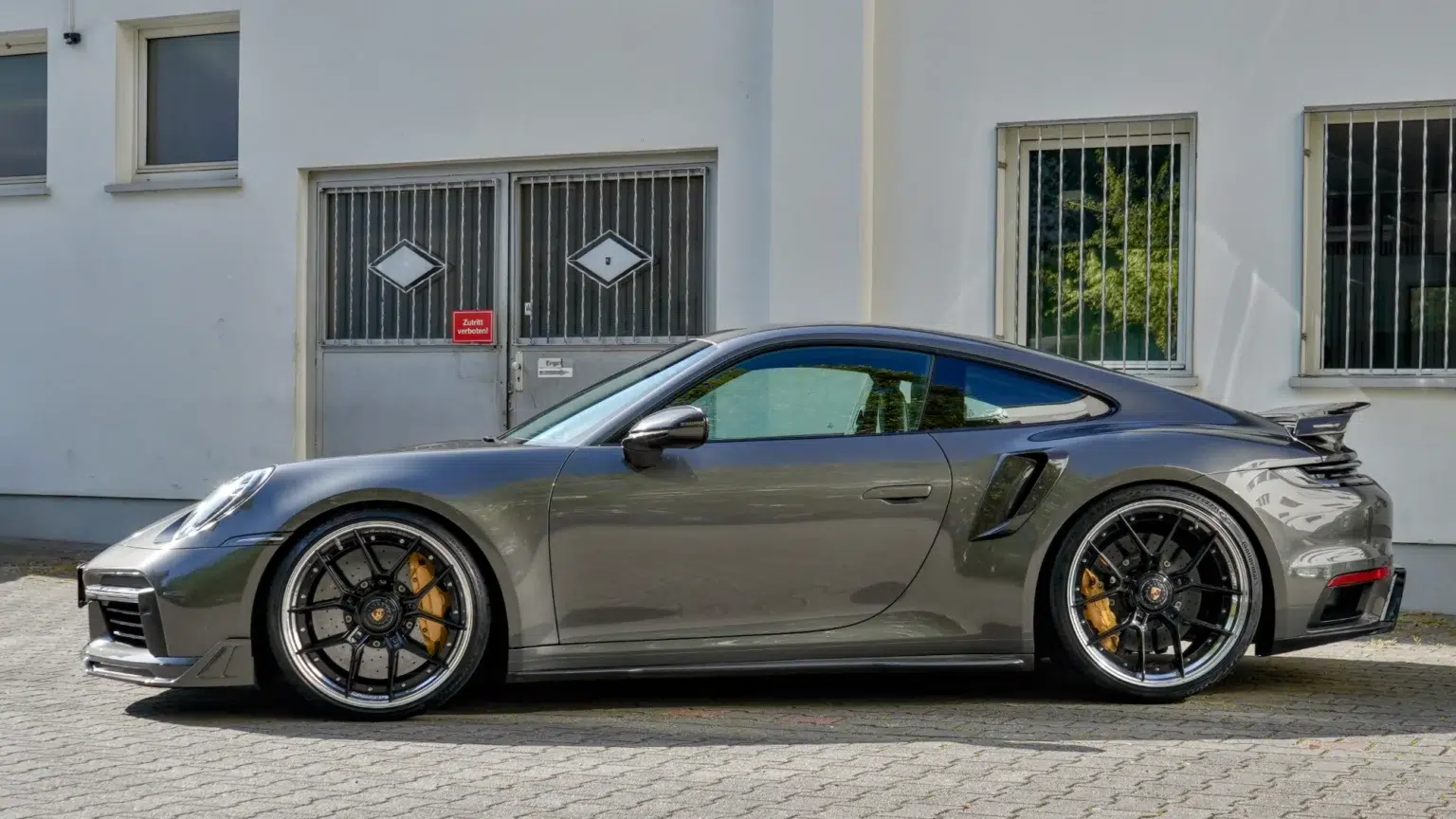 porsche.992turbos.moshammer.carbon.scoops.rear.wing.side.skirts